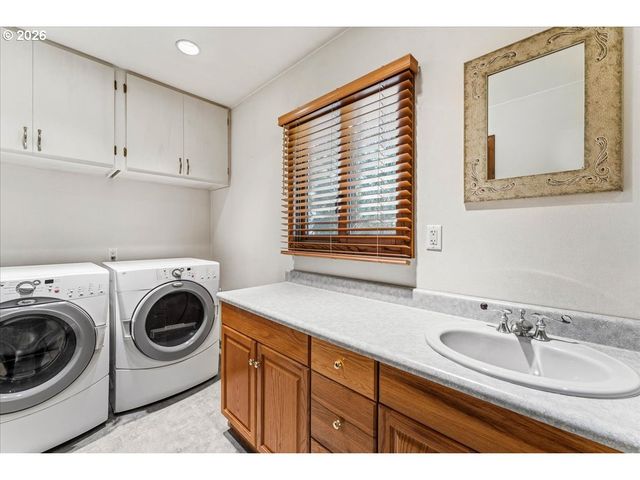 12339 Ne MULTNOMAH St, Portland, OR 97230