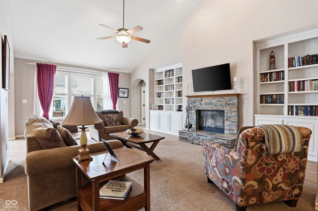 6093 Mountain Hawk Drive, Zionsville, IN 46077