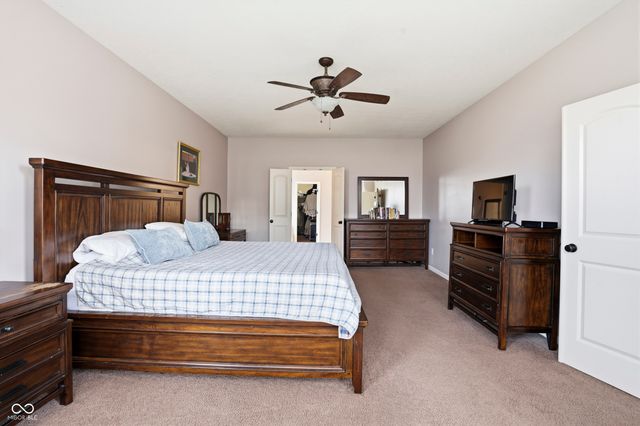 6093 Mountain Hawk Drive, Zionsville, IN 46077
