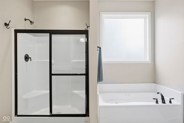 6093 Mountain Hawk Drive, Zionsville, IN 46077