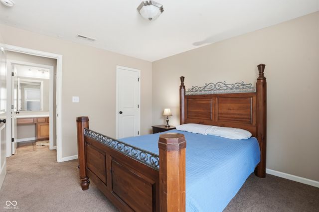 6093 Mountain Hawk Drive, Zionsville, IN 46077