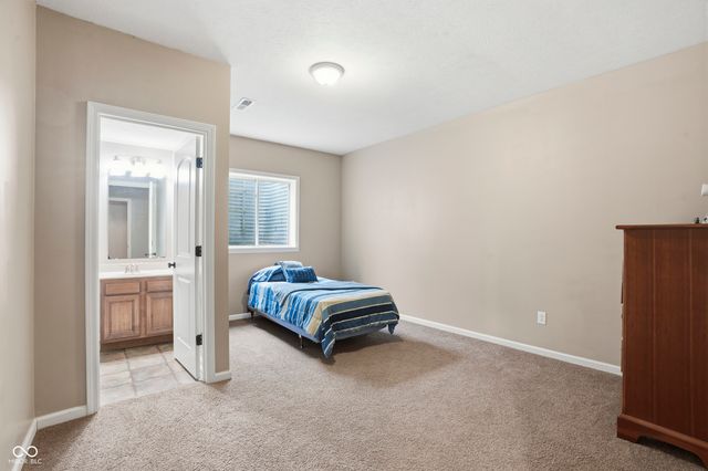 6093 Mountain Hawk Drive, Zionsville, IN 46077