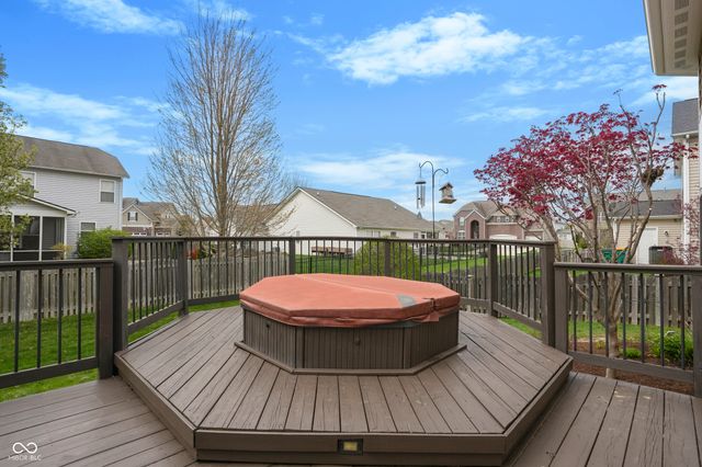 6093 Mountain Hawk Drive, Zionsville, IN 46077