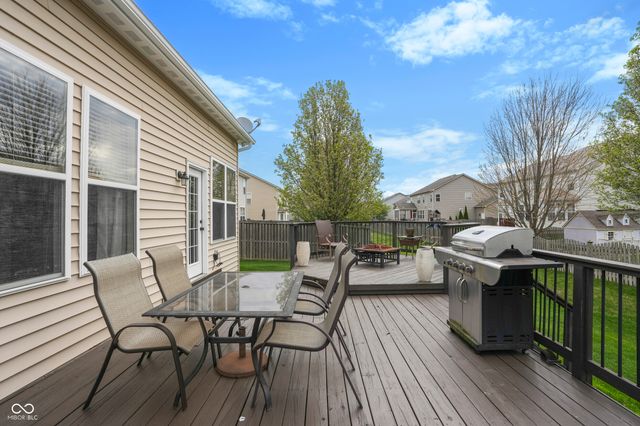 6093 Mountain Hawk Drive, Zionsville, IN 46077