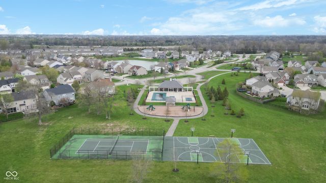 6093 Mountain Hawk Drive, Zionsville, IN 46077