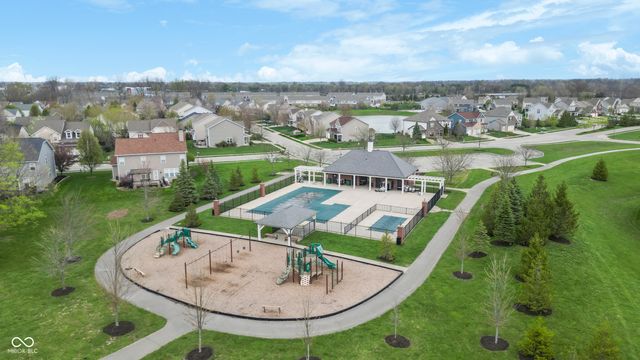 6093 Mountain Hawk Drive, Zionsville, IN 46077