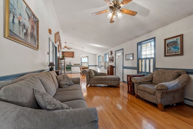 63 Dudley St, Leominster, MA 01453