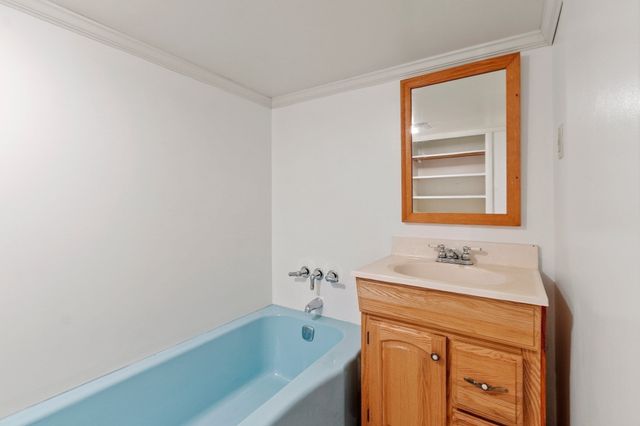 63 Dudley St, Leominster, MA 01453