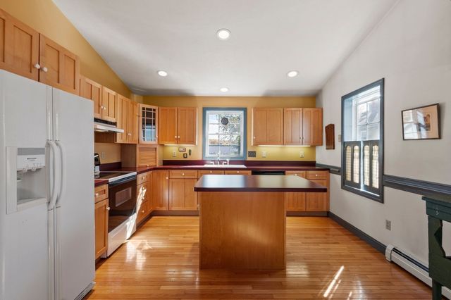 63 Dudley St, Leominster, MA 01453