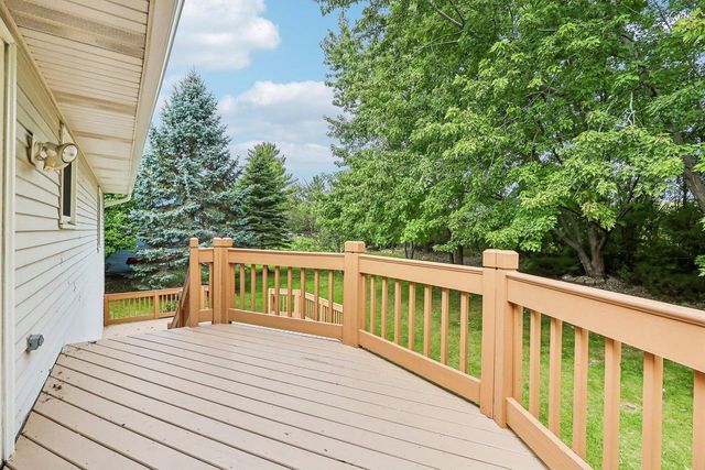 2416 Brentwood DRIVE, Waukesha, WI 53188