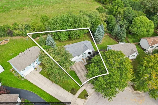 2416 Brentwood DRIVE, Waukesha, WI 53188