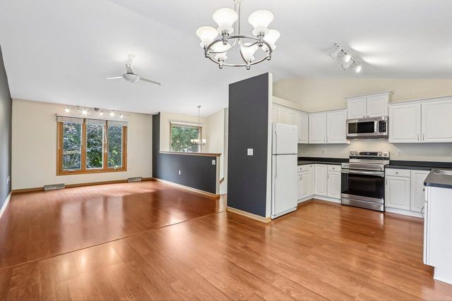 2416 Brentwood DRIVE, Waukesha, WI 53188