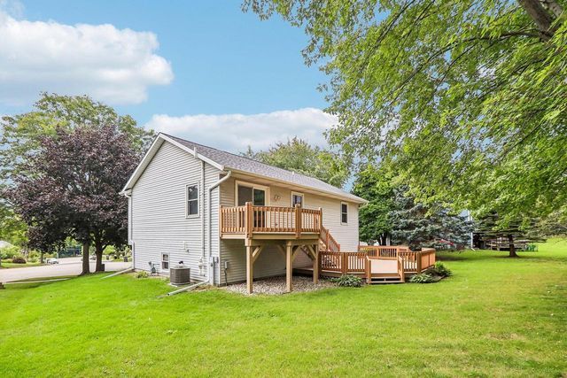 2416 Brentwood DRIVE, Waukesha, WI 53188