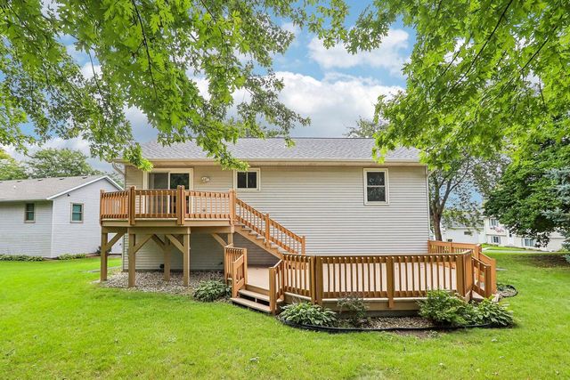 2416 Brentwood DRIVE, Waukesha, WI 53188