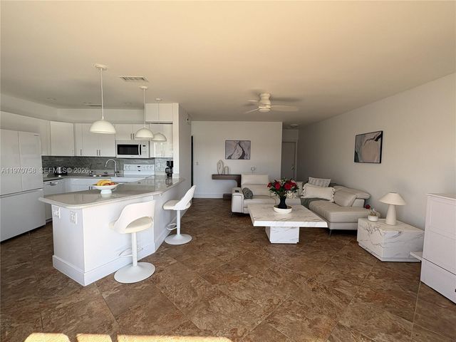 1201 S Riverside Drive 107, Pompano Beach, FL 33062