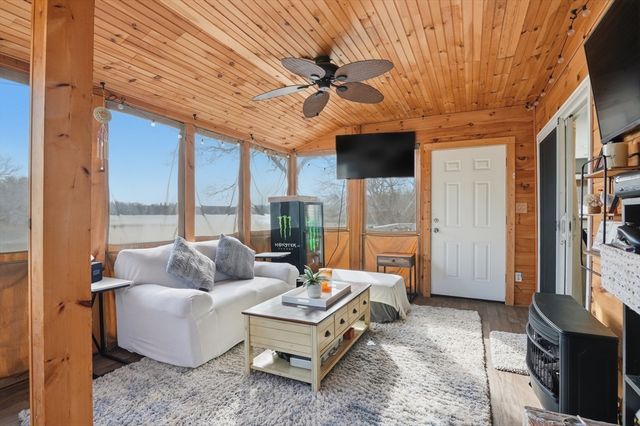 5 Pineland Avenue, Worcester, MA 01604