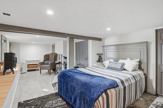 5 Pineland Avenue, Worcester, MA 01604