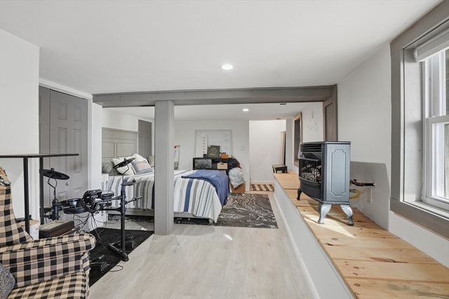 5 Pineland Avenue, Worcester, MA 01604