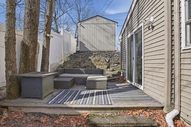 5 Pineland Avenue, Worcester, MA 01604