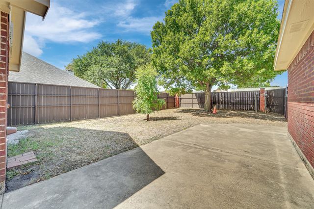 4001 Arrowcrest Lane, Garland, TX 75044
