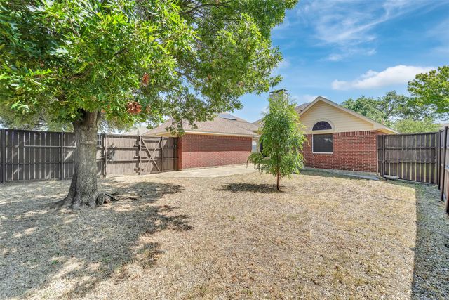 4001 Arrowcrest Lane, Garland, TX 75044