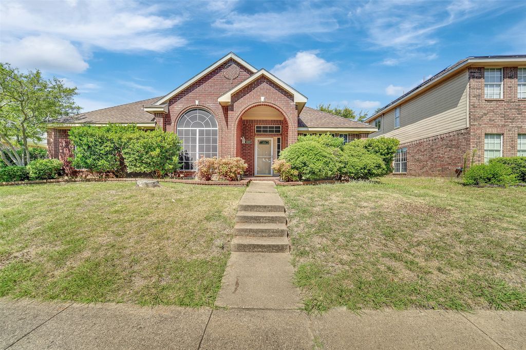 4001 Arrowcrest Lane, Garland, TX 75044