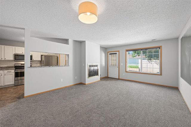 14756 Excelsior Lane 15, Apple Valley, MN 55124