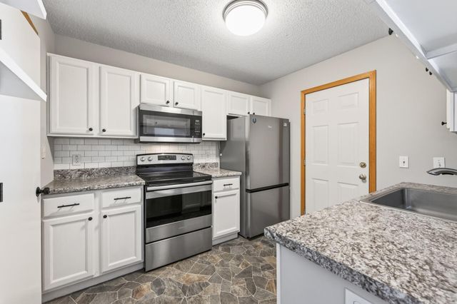 14756 Excelsior Lane 15, Apple Valley, MN 55124