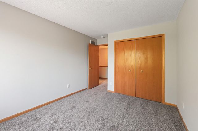 14756 Excelsior Lane 15, Apple Valley, MN 55124