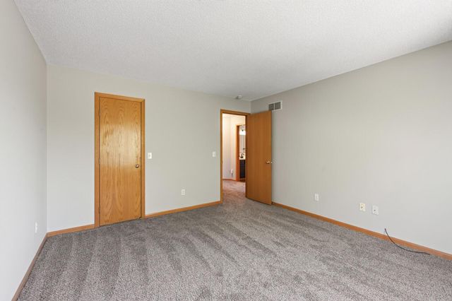14756 Excelsior Lane 15, Apple Valley, MN 55124