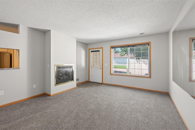 14756 Excelsior Lane 15, Apple Valley, MN 55124