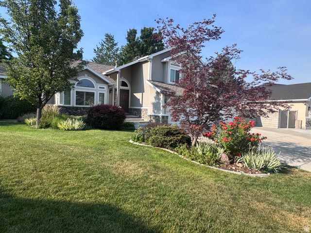 944 E BERNAY CIR, Sandy, UT 84094