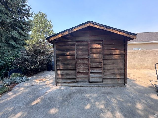 944 E BERNAY CIR, Sandy, UT 84094