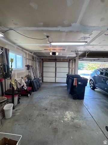 944 E BERNAY CIR, Sandy, UT 84094