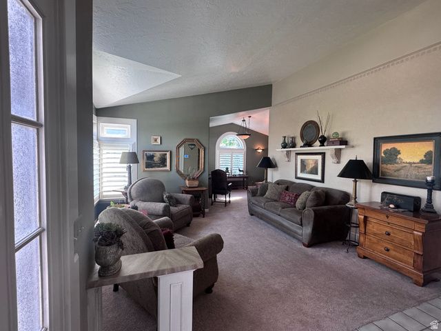 944 E BERNAY CIR, Sandy, UT 84094