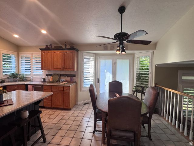 944 E BERNAY CIR, Sandy, UT 84094