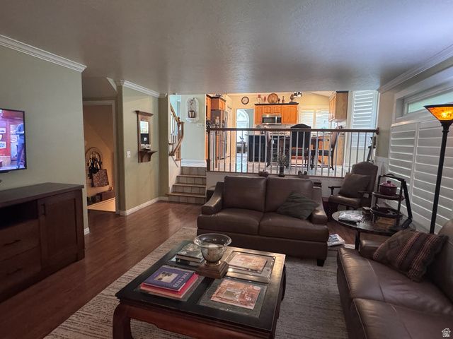 944 E BERNAY CIR, Sandy, UT 84094