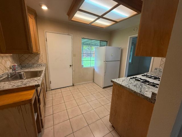 5204 62nd St, Sacramento, CA 95820