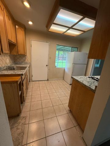 5204 62nd St, Sacramento, CA 95820