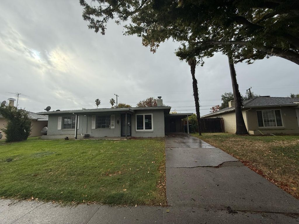 5204 62nd St, Sacramento, CA 95820