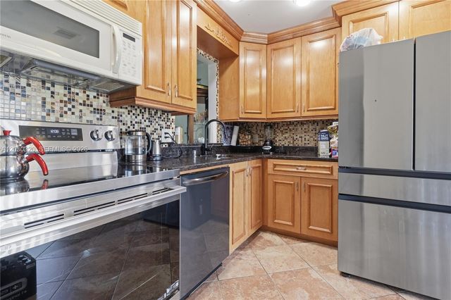 6790 Moonlit Dr, Delray Beach, FL 33446