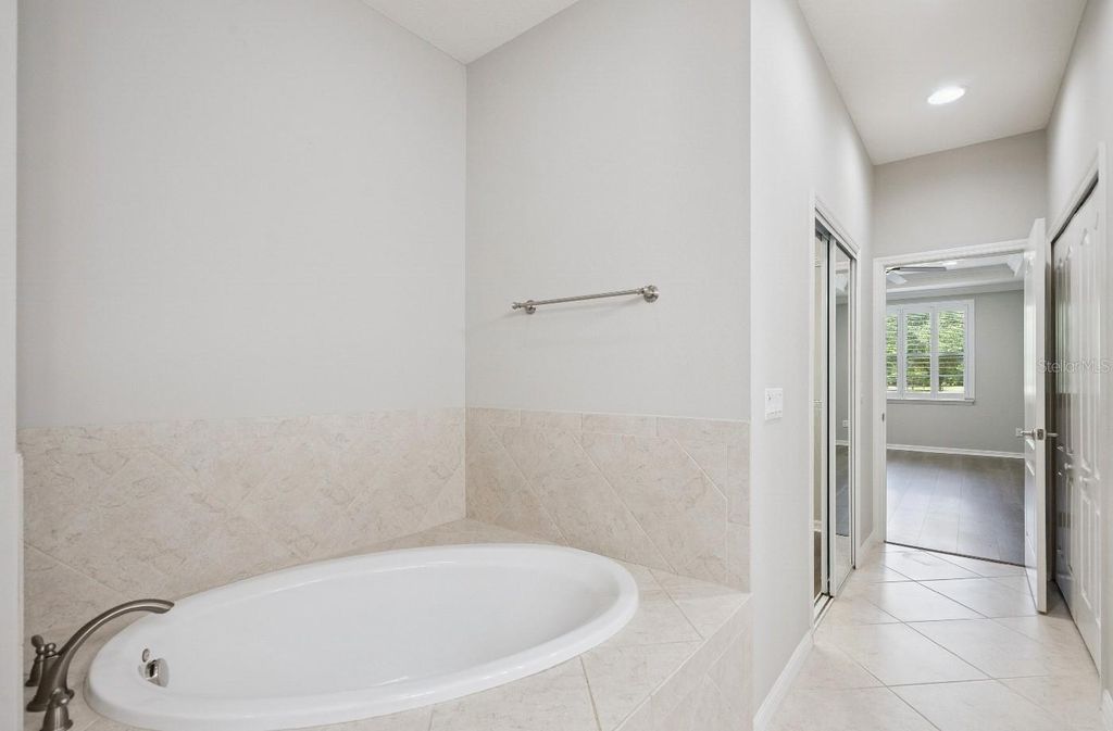 Image 12 of property listing at 5640 SIRACUSA LANE, Sanford, FL 32771