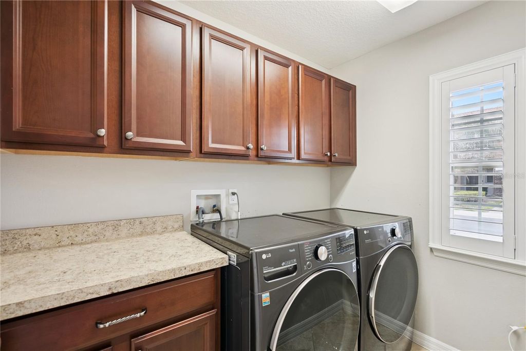 Image 14 of property listing at 5640 SIRACUSA LANE, Sanford, FL 32771