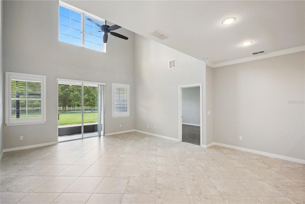 Image 6 of property listing at 5640 SIRACUSA LANE, Sanford, FL 32771
