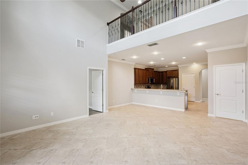 Image 7 of property listing at 5640 SIRACUSA LANE, Sanford, FL 32771