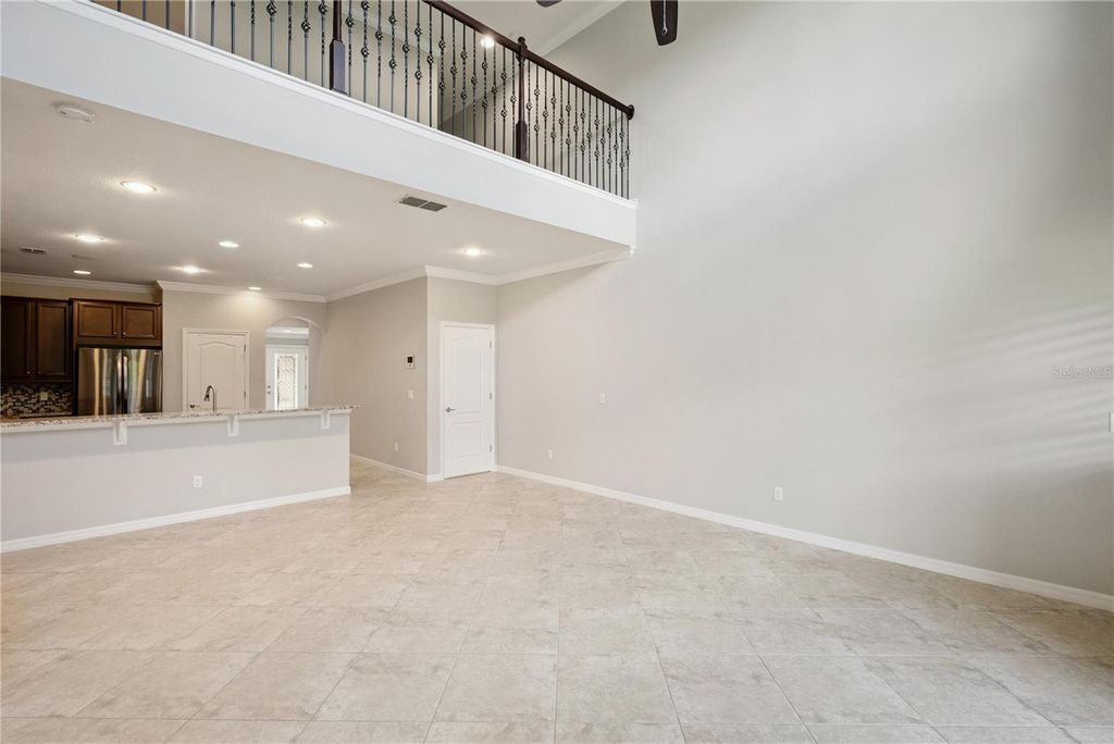 Image 8 of property listing at 5640 SIRACUSA LANE, Sanford, FL 32771