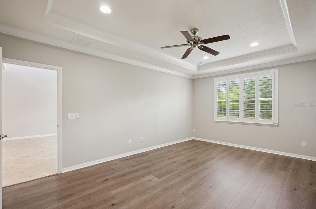 Image 9 of property listing at 5640 SIRACUSA LANE, Sanford, FL 32771