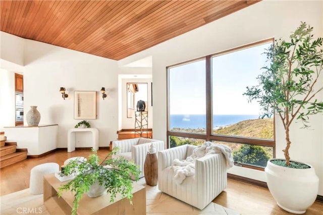 1992 San Remo, Laguna Beach, CA 92651