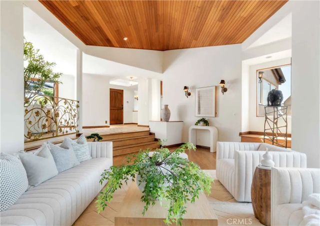 1992 San Remo, Laguna Beach, CA 92651