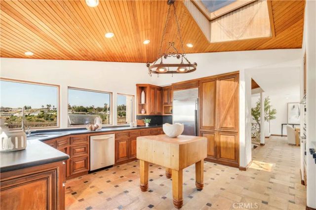 1992 San Remo, Laguna Beach, CA 92651